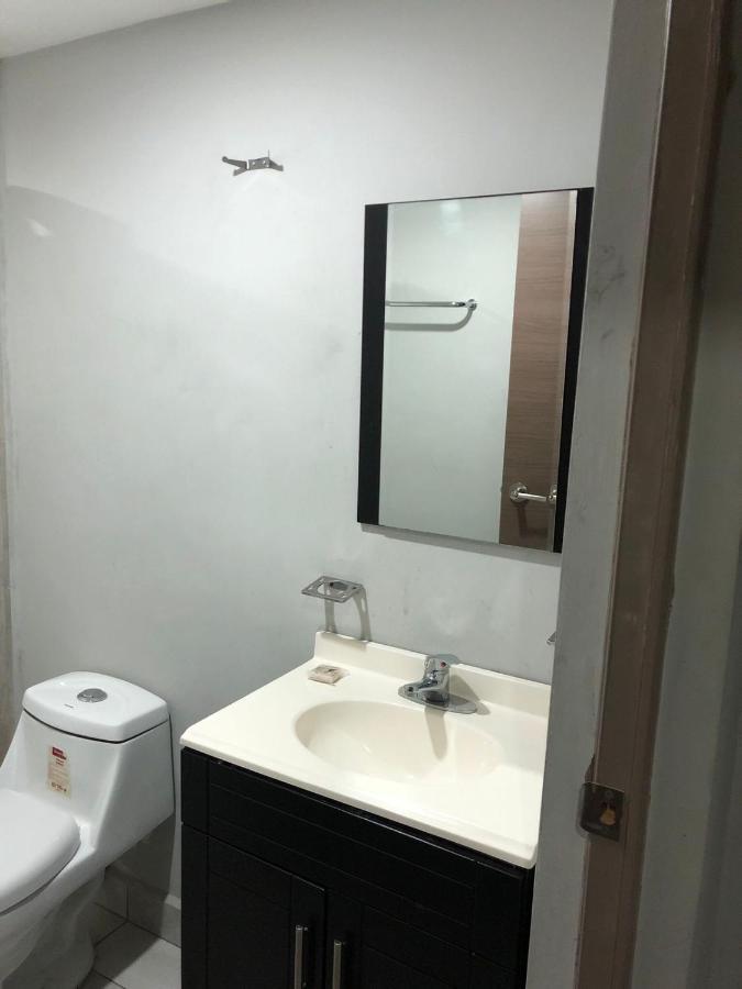 Hotel Hc Express Μοντερέι Εξωτερικό φωτογραφία