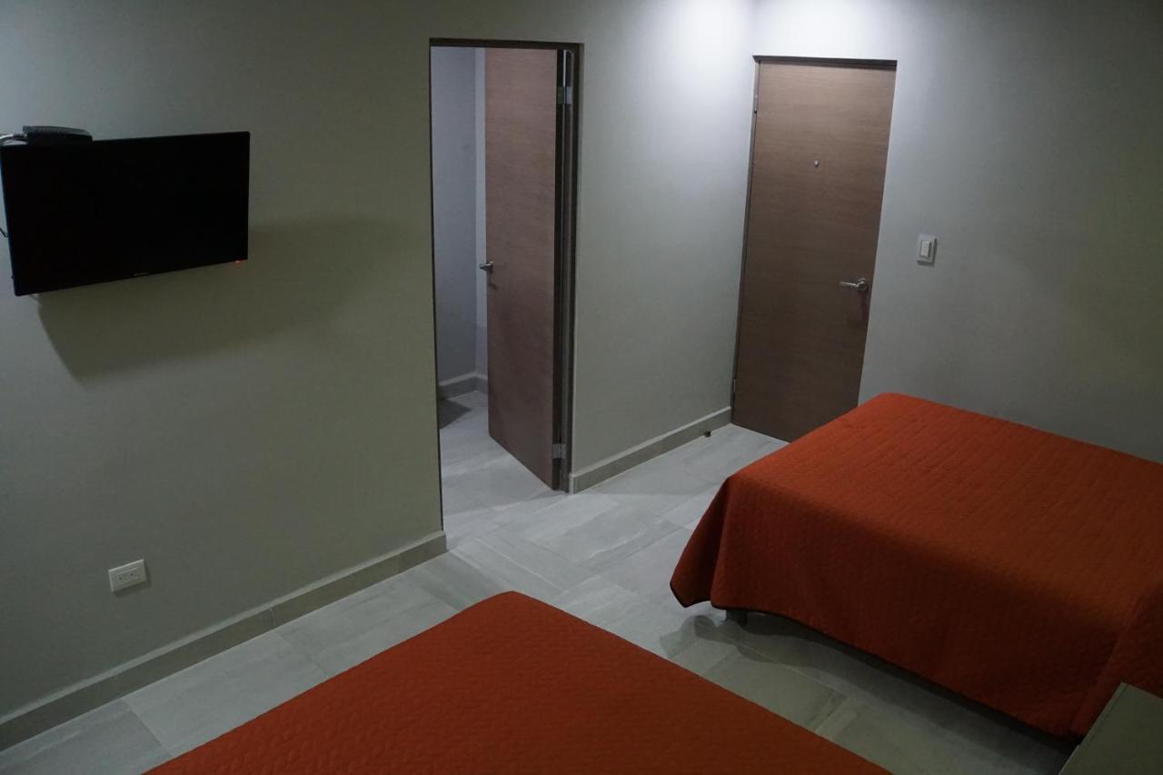 Hotel Hc Express Μοντερέι Εξωτερικό φωτογραφία